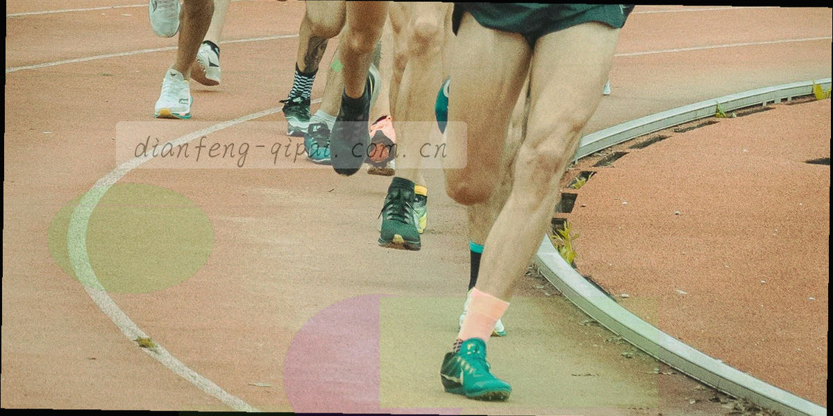 深紫与暗金交错的斜线几何纹理，中央留出大面积净色区域